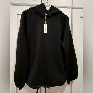 Max Studio Pullover Hoodie in Black - Size Medium